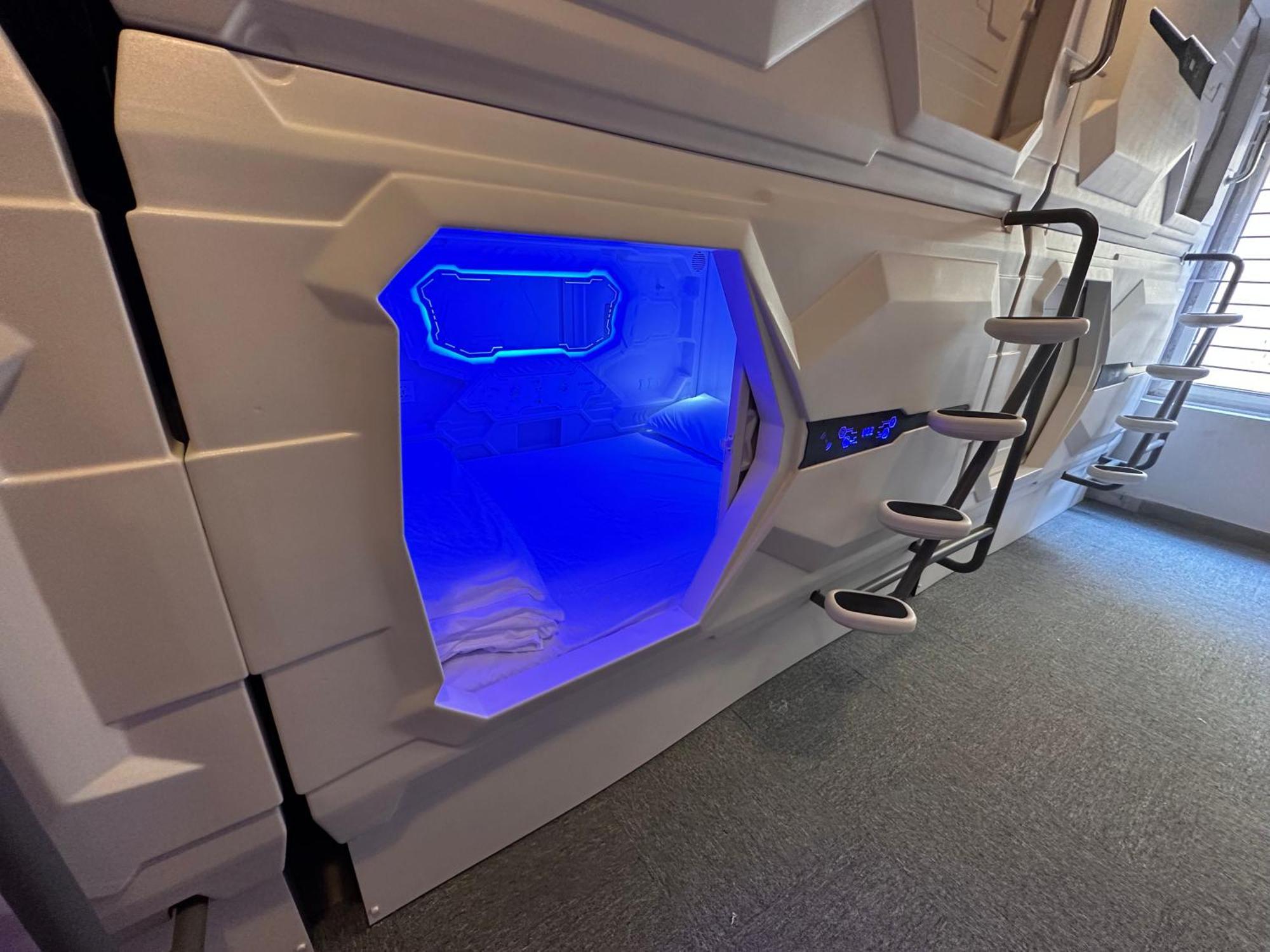 Blr Pods Hotell Bangalore Exteriör bild