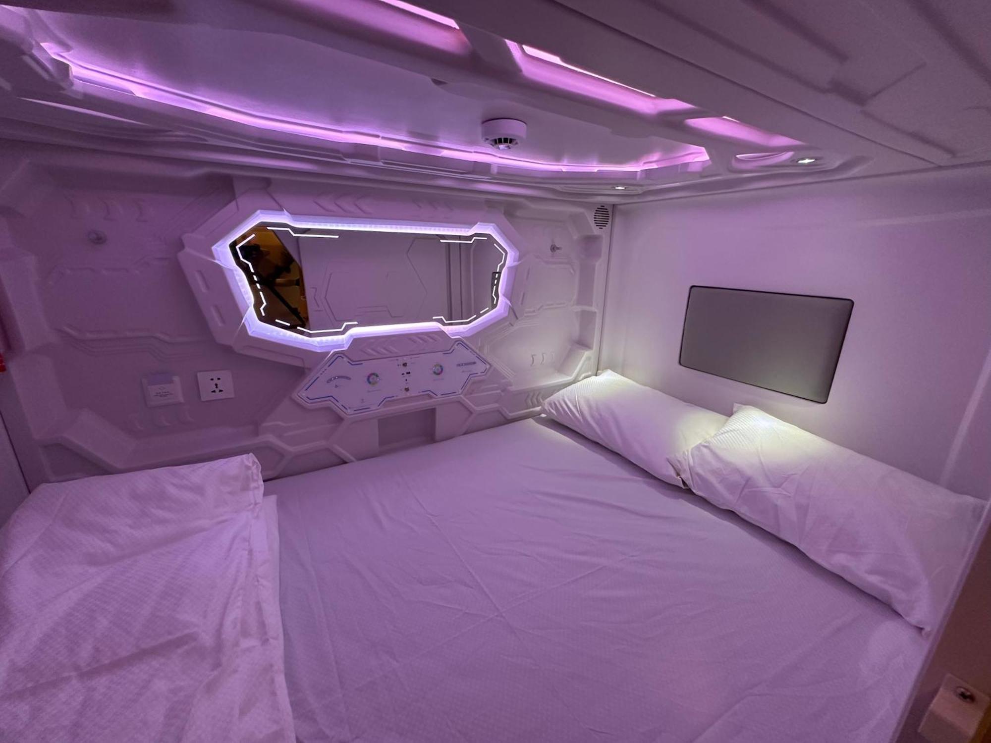 Blr Pods Hotell Bangalore Exteriör bild