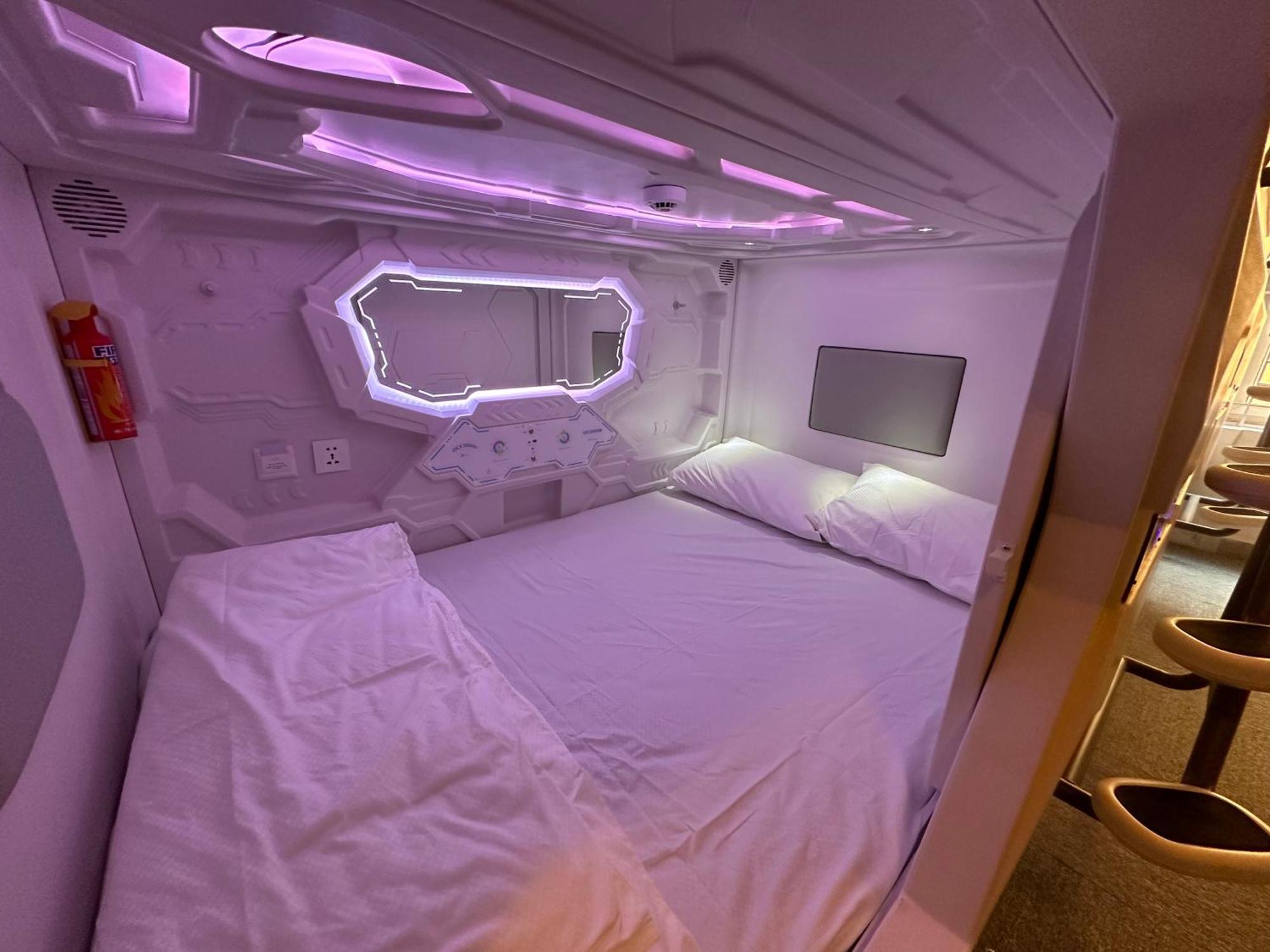 Blr Pods Hotell Bangalore Exteriör bild