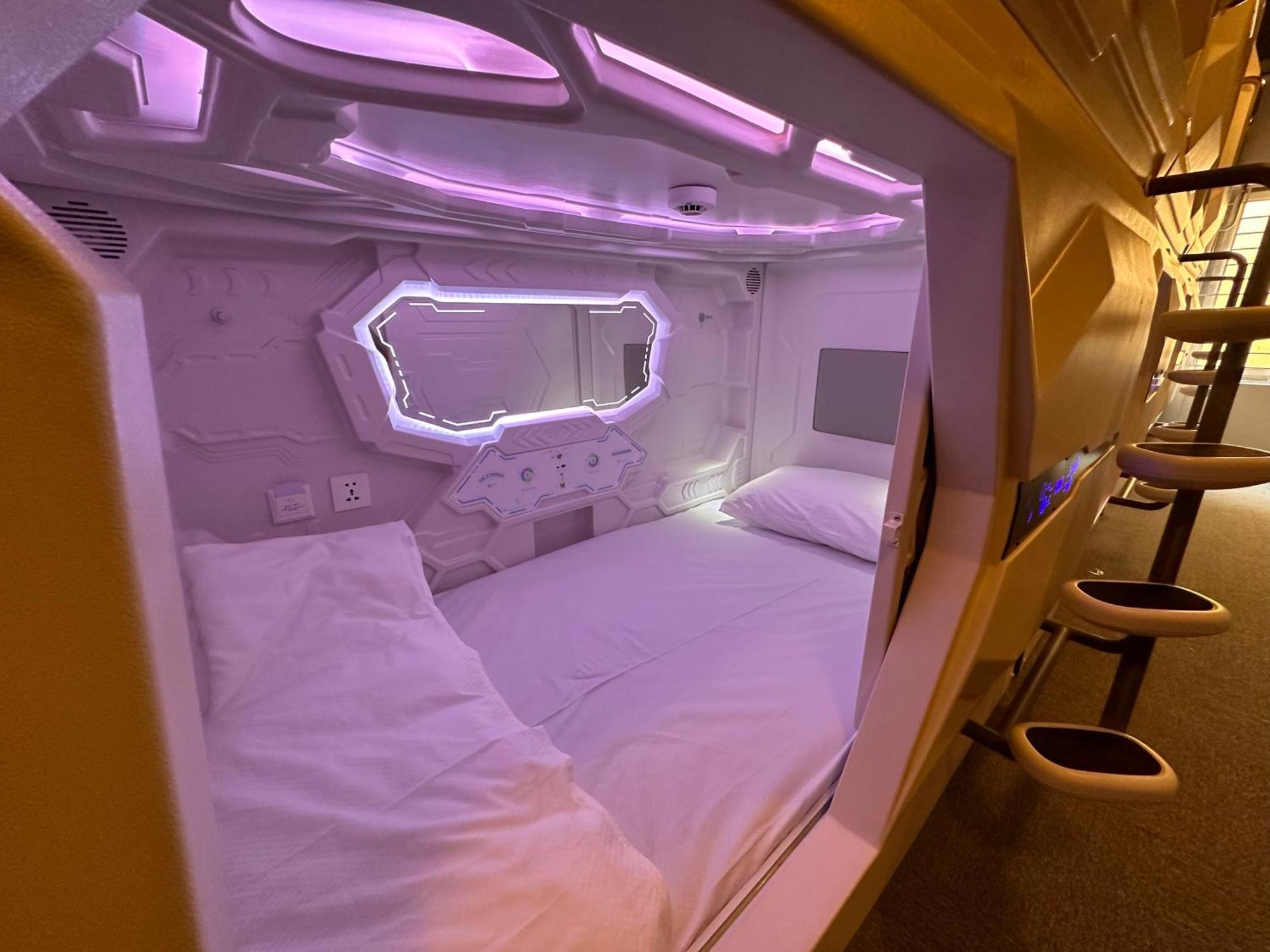 Blr Pods Hotell Bangalore Exteriör bild