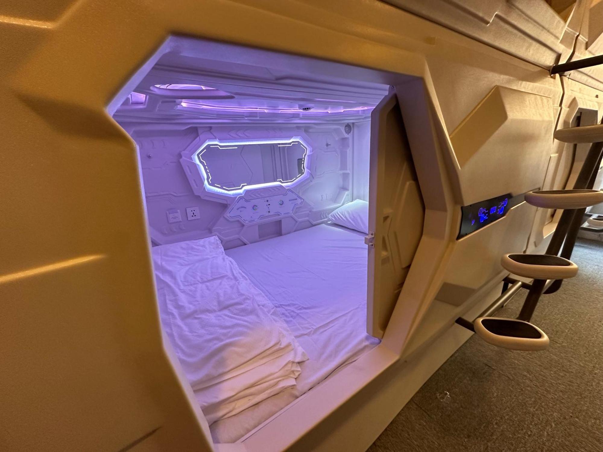 Blr Pods Hotell Bangalore Exteriör bild
