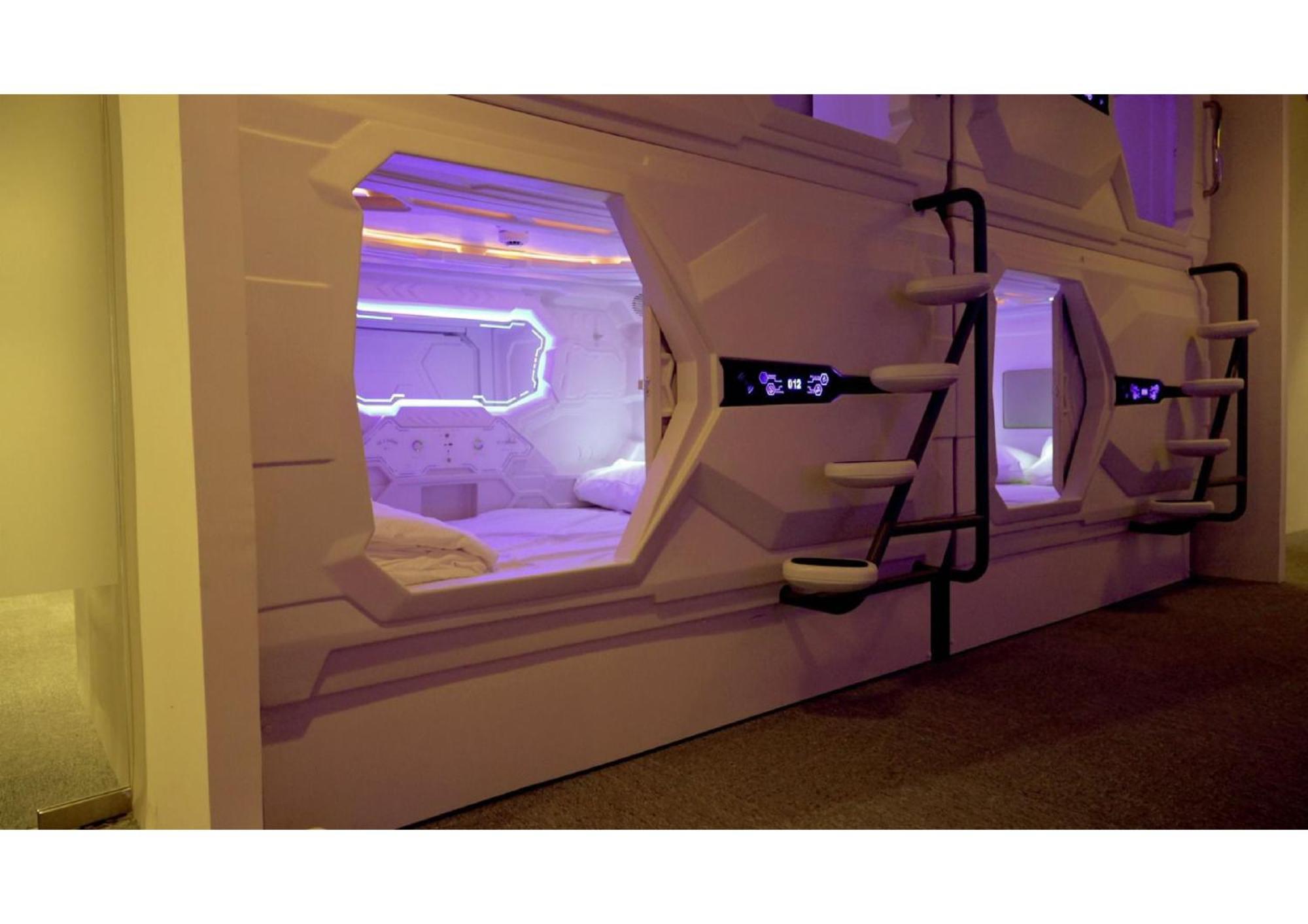 Blr Pods Hotell Bangalore Exteriör bild