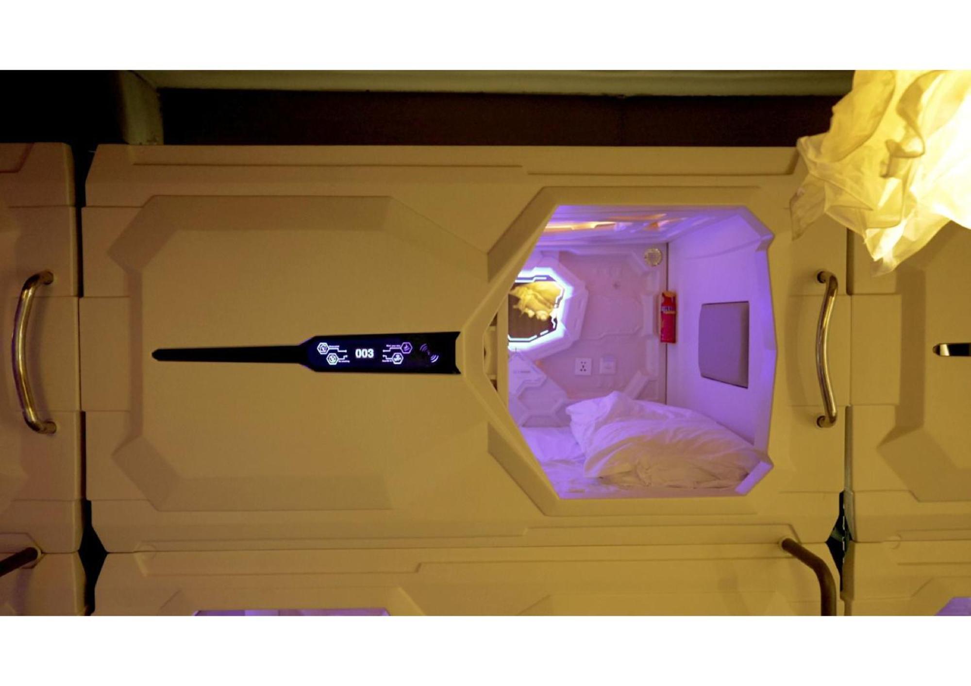 Blr Pods Hotell Bangalore Exteriör bild
